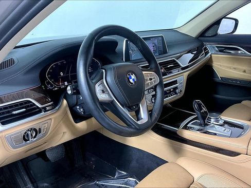 Used 2022 BMW 750Li xDrive AWD/4WD image 13