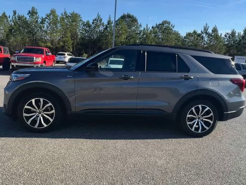 Used 2023 Ford Explorer ST-Line w/ Class IV Trailer Tow Package image 5