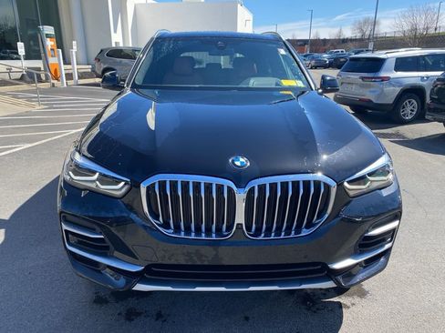 Used 2022 BMW X5 xDrive40i w/ Premium Package image 2