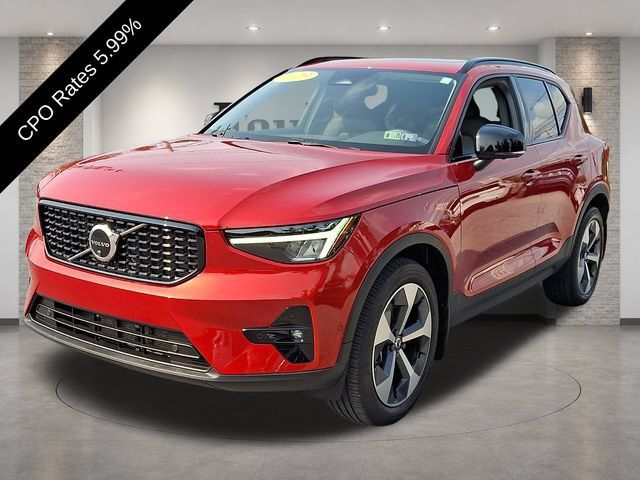 Certified 2023 Volvo XC40 B5 Plus w/ Driver Assist Package AWD/4WD image 3