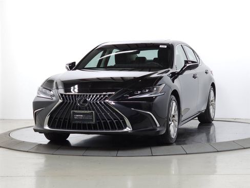 Used 2023 Lexus ES 300h Ultra Luxury w/ Accessory Package (Z2) FWD image 3