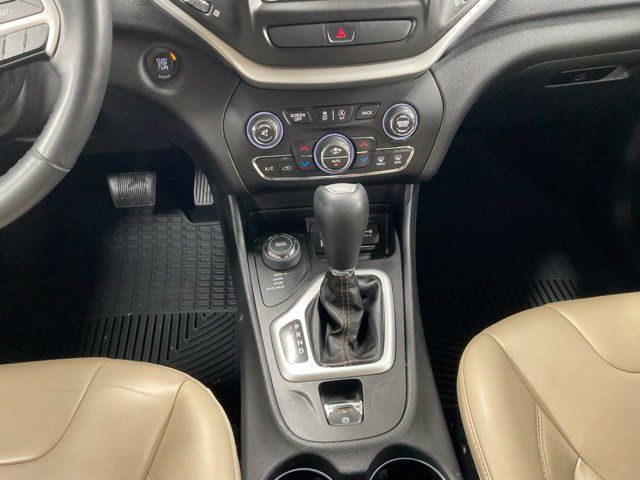 Used 2016 Jeep Cherokee Limited AWD/4WD image 29