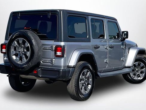 Used 2019 Jeep Wrangler Unlimited Sahara w/ Cold Weather Group AWD/4WD image 6