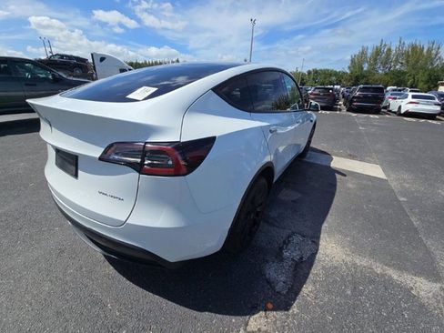 Used 2023 Tesla Model Y Long Range image 4