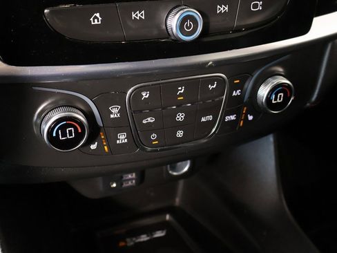 Used 2022 Chevrolet Traverse RS image 7