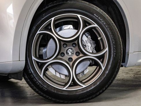 Used 2021 Alfa Romeo Stelvio Sprint w/ Nero Edizione image 3