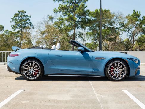 Used 2025 Mercedes-Benz SL 55 AMG 4MATIC image 27