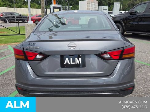 Used 2025 Nissan Altima 2.5 SV FWD image 14