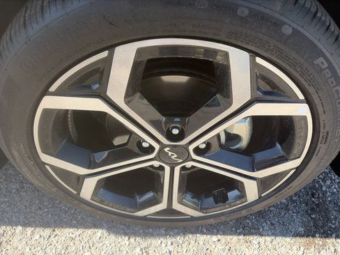 Used 2023 Kia Niro SX Touring FWD image 31