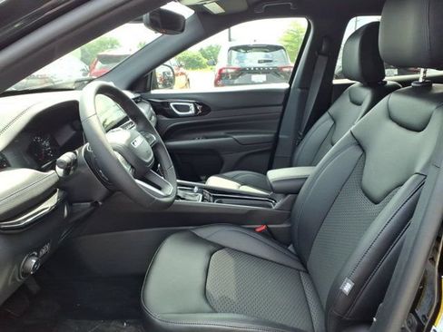 New 2026 Jeep Compass Latitude AWD/4WD image 14