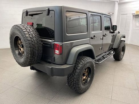 Used 2016 Jeep Wrangler Unlimited Rubicon w/ Max Tow Package AWD/4WD image 5