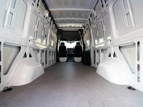 Used 2022 Mercedes-Benz Sprinter 2500 image 26