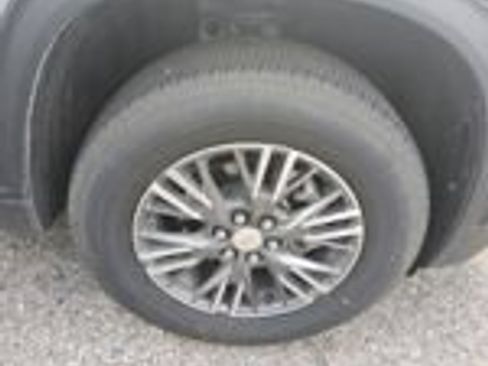 Used 2026 Chevrolet Traverse LT FWD image 17