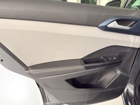 Used 2024 Volkswagen Taos SE image 17