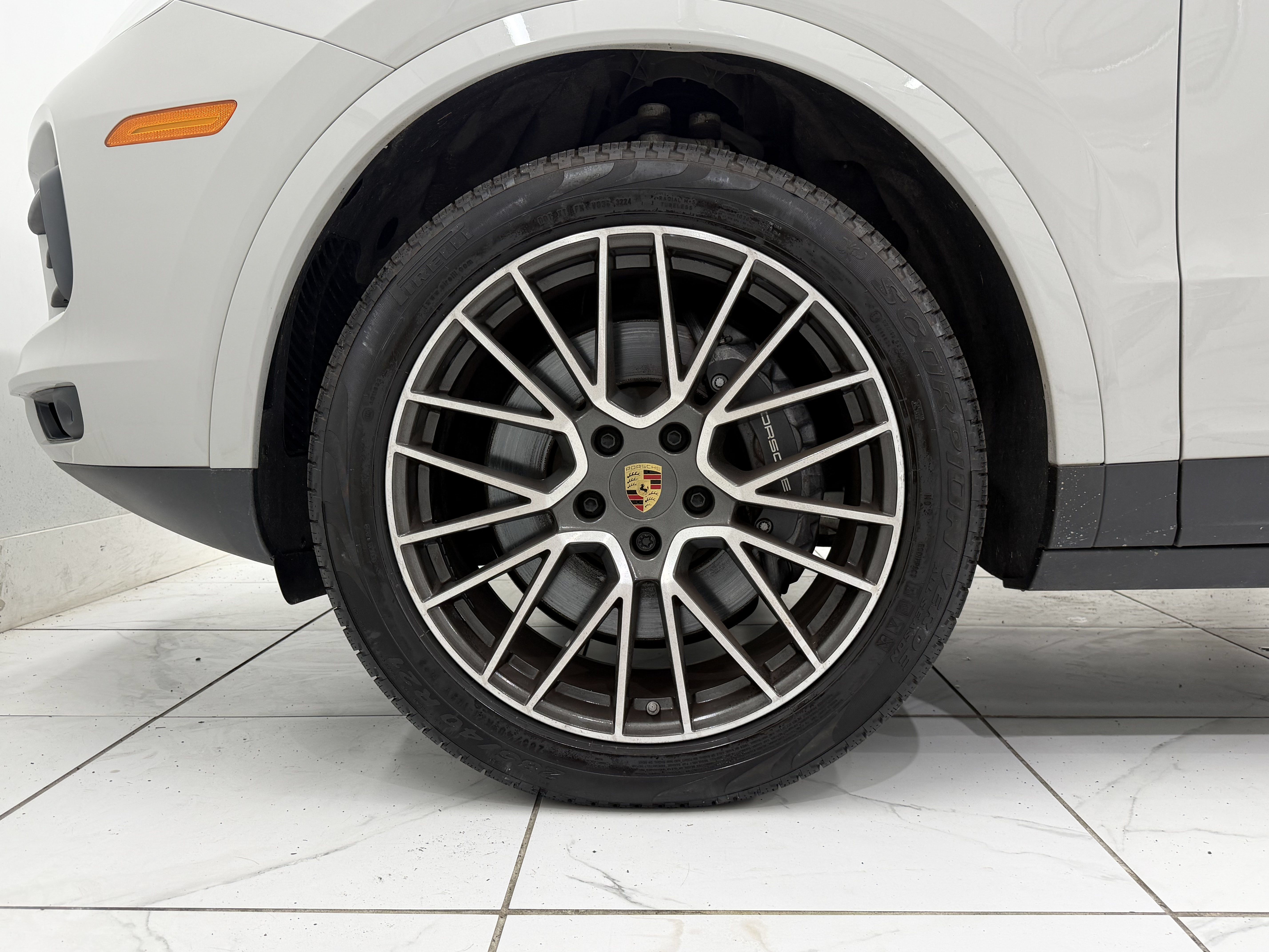 Certified 2023 Porsche Cayenne w/ Premium Package AWD/4WD image 16