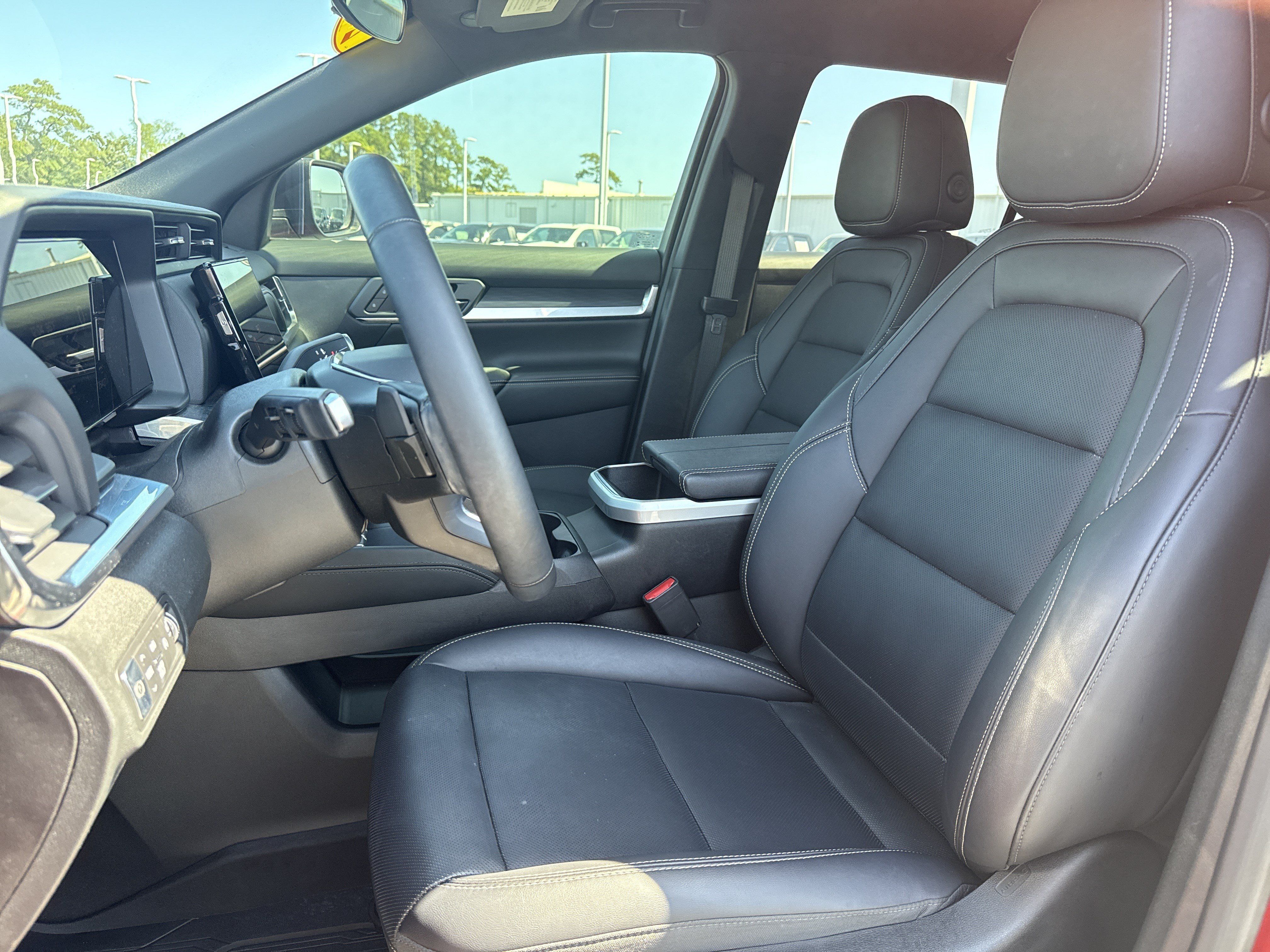 Used 2025 GMC Terrain Elevation w/ Elevation Premium Package AWD/4WD image 16