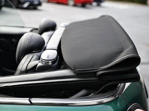 Used 2023 MINI Cooper S image 13