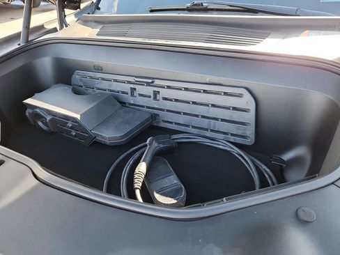 Used 2022 Rivian R1T Adventure image 15