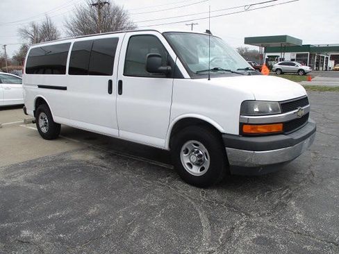 Used 2017 Chevrolet Express 3500 LT w/ LT Preferred Equipment Group image 3