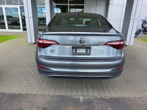 Used 2024 Volkswagen Jetta Sport FWD image 3