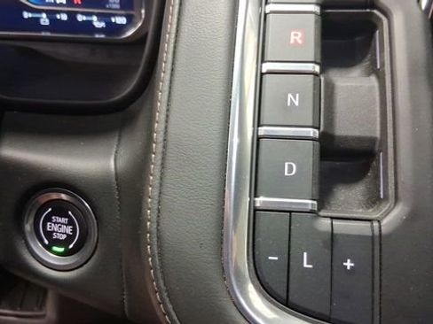 Used 2022 Chevrolet Suburban High Country AWD/4WD image 29