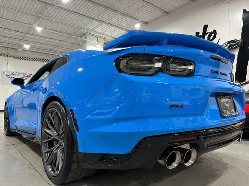 Used 2022 Chevrolet Camaro ZL1 RWD image 28
