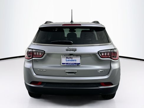 Used 2022 Jeep Compass Latitude AWD/4WD image 6