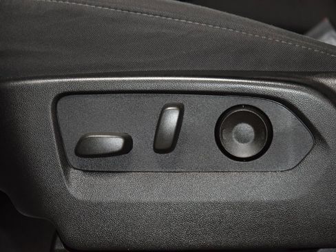 Used 2024 Chevrolet Silverado 2500 Custom w/ Custom Value Package image 42