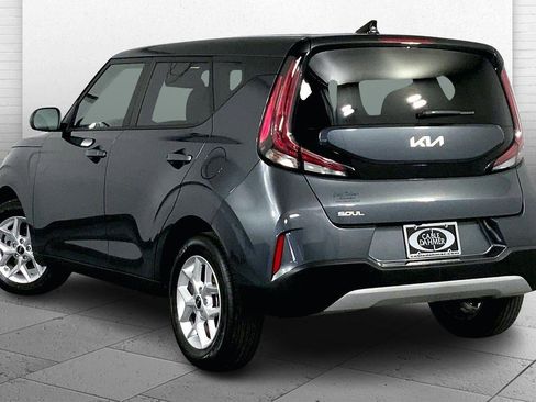 Used 2025 Kia Soul LX image 11