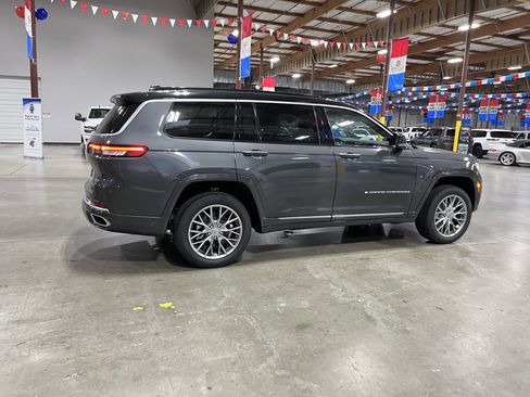 New 2025 Jeep Grand Cherokee L Summit w/ Luxury Tech Group V AWD/4WD image 6