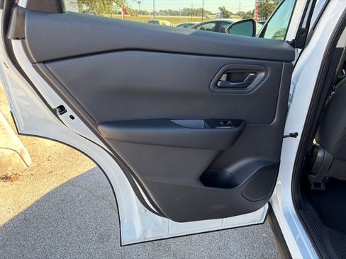 Certified 2025 Nissan Rogue S image 24