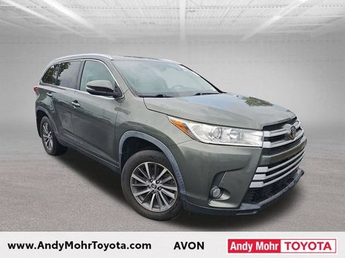 Used 2019 Toyota Highlander XLE AWD/4WD image 1