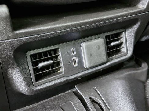 Used 2023 Chevrolet Silverado 1500 LT AWD/4WD image 25