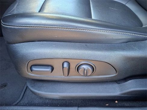 Used 2023 GMC Acadia SLT image 16