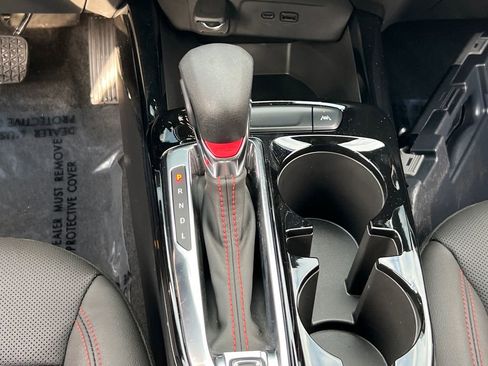 Used 2024 Chevrolet Trax RS image 25