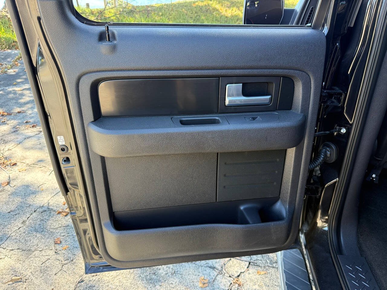 Used 2014 Ford F150 FX4 w/ FX Appearance Package AWD/4WD image 23