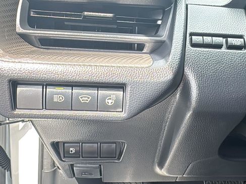 Used 2025 Toyota Prius XLE image 12