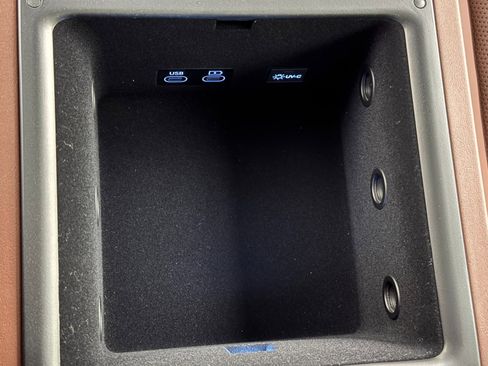 Used 2024 Genesis G90 3.5T image 49