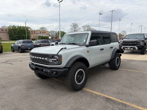 New 2026 Ford Bronco Badlands AWD/4WD image 33