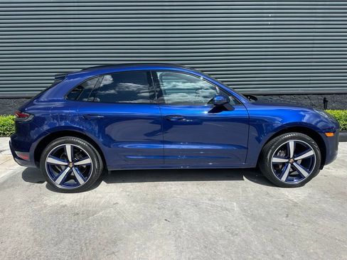 Certified 2024 Porsche Macan image 10