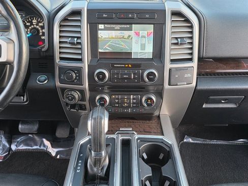 Used 2017 Ford F150 Platinum w/ Equipment Group 701A Luxury image 55