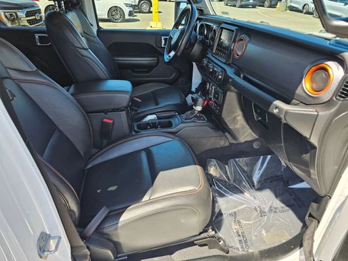 Used 2021 Jeep Gladiator Mojave AWD/4WD image 12