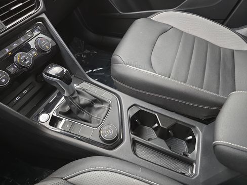 Certified 2024 Volkswagen Taos SEL image 24