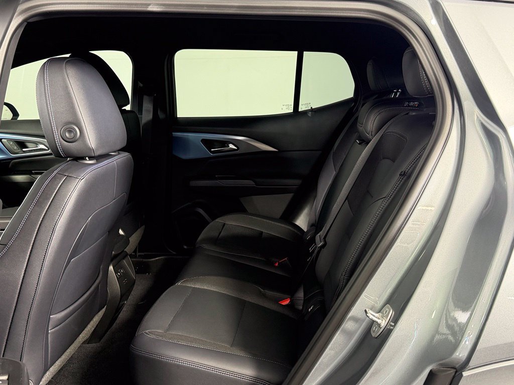 Used 2024 Chevrolet Equinox EV LT FWD image 19