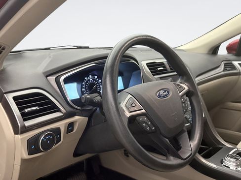 Used 2019 Ford Fusion SE image 7