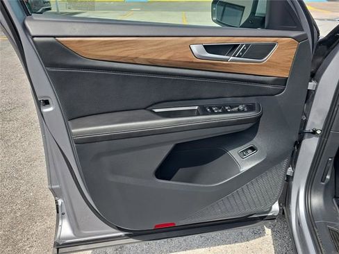 Used 2026 Volkswagen Atlas SE FWD image 16