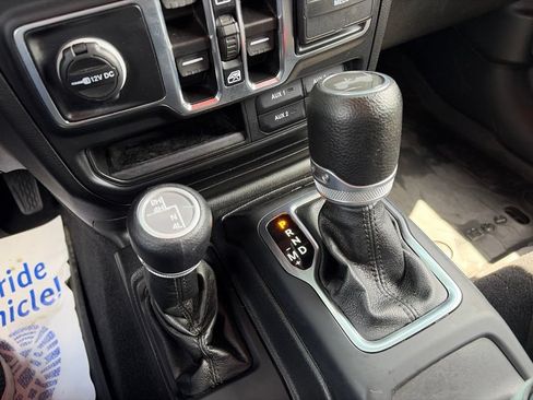Used 2021 Jeep Wrangler Unlimited Sport AWD/4WD image 10