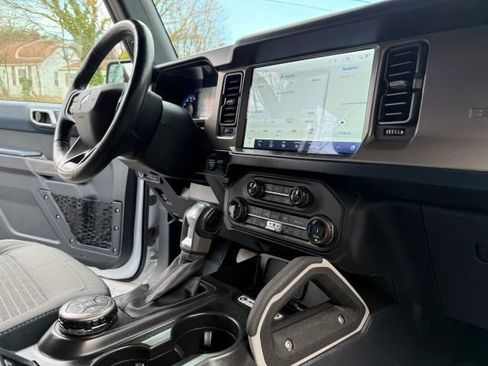Used 2022 Ford Bronco Outer Banks AWD/4WD image 27