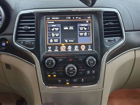 Used 2016 Jeep Grand Cherokee Overland AWD/4WD image 15
