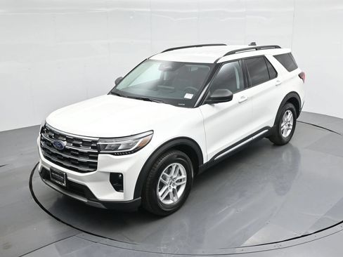 Used 2025 Ford Explorer Active RWD image 36